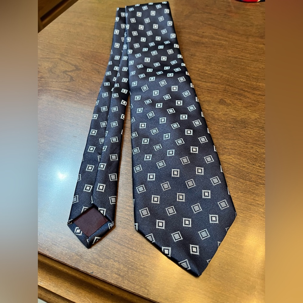 Envoy 56” Navy Blue Silk Tie
